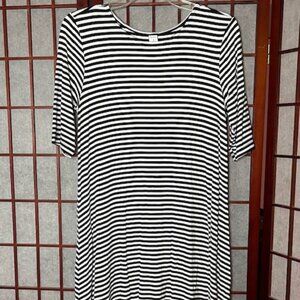 Black and White shift dress Medium